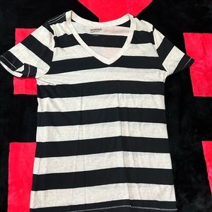 V Neck by Arizona Jeans